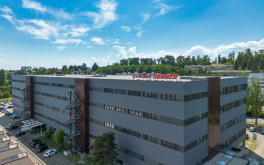 Surface commerciale d’environ 180 m2 avec importante hauteur sous plafond, Ecublens