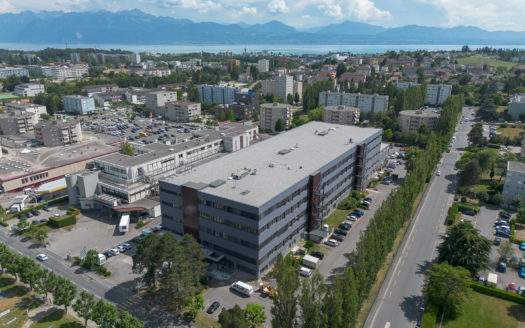 Surface commerciale d’environ 180 m2 avec importante hauteur sous plafond, Ecublens