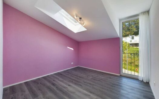 Rare villa jumelle de 4½ pièces d’environ 140m2 sur 3 étages à Crissier