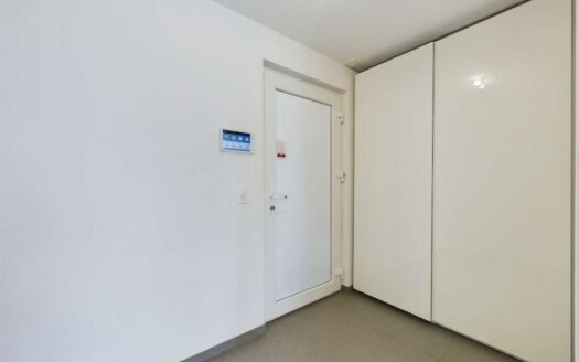 Rare villa jumelle de 4½ pièces d’environ 140m2 sur 3 étages à Crissier