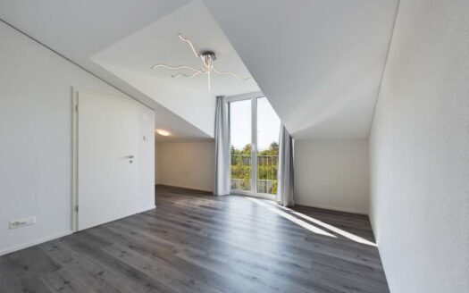 Rare villa jumelle de 4½ pièces d’environ 140m2 sur 3 étages à Crissier