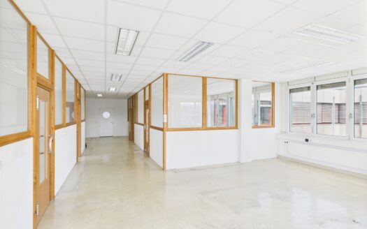 Belle surface d’environ 175 m2 sise au-dessus du Centre Commercial d’Ecublens