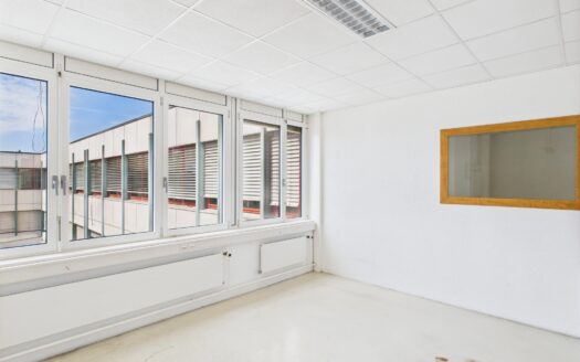 Belle surface d’environ 175 m2 sise au-dessus du Centre Commercial d’Ecublens