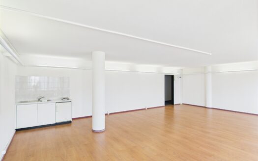 Bureau de 64 m2 au 1er étage sis dans un immeuble bénéficiant d’un emplacement stratégique