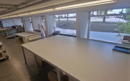 Belle surface commerciale d’envrion 250 m2 au RDC à Renens