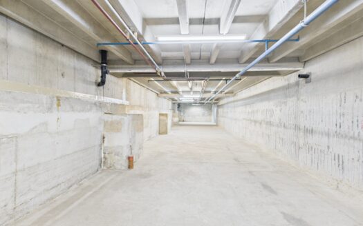 Surface de stockage d’environ 280 m2 au 1er sous-sol avec monte-charge