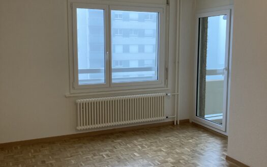 Appartement de 2.5 pièces au 8ème étage avec balcon à Lausanne