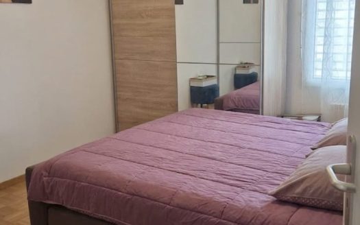 Appartement de 4.5 pièces au rez avec balcon à Nyon
