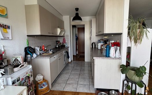 Appartement de 2.5 pièces au 2ème étage avec balcon à Morges