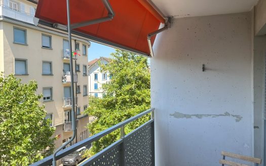 Appartement de 2.5 pièces au 3ème étage avec balcon à Renens