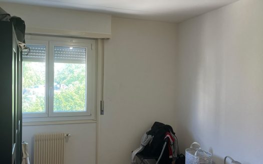 Appartement de 2.5 pièces au 3ème étage avec balcon à Renens