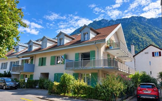 Appartement de 2.5 pièces au 1er étage avec balcon à Villeneuve